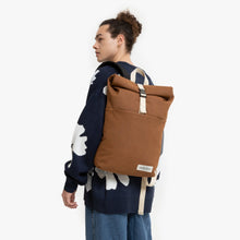 SAC EASTPAK UP ROLL UPGRAINED BROWN